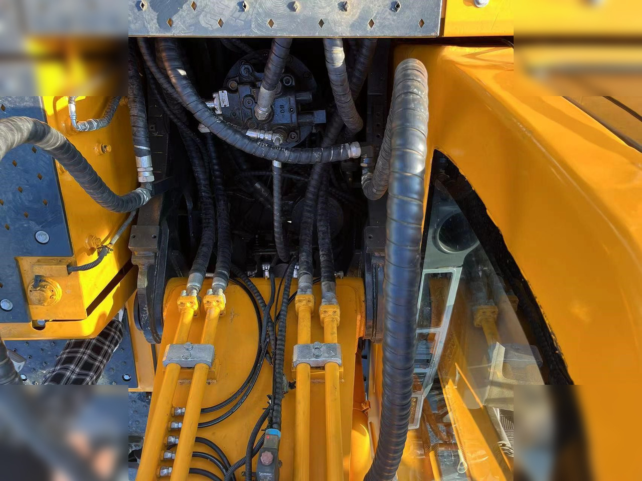 Колёсный экскаватор HYUNDAI ROBEX 210W-9S: фото 11