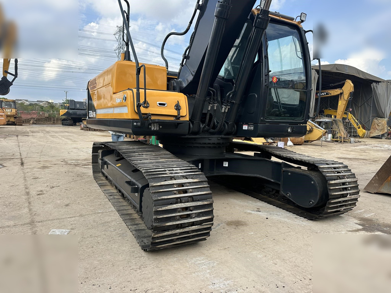 HYUNDAI ROBEX 220 LC-9S - Гусеничный экскаватор: фото 3 HYUNDAI ROBEX 220 LC-9S - Гусеничный экскаватор: фото 3