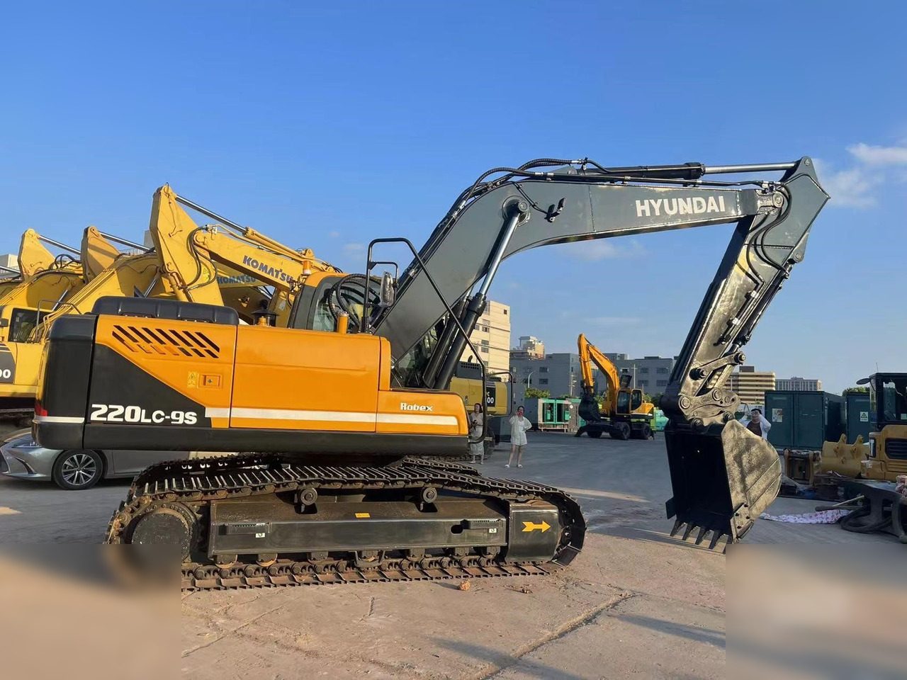HYUNDAI ROBEX 220 LC-9S - Гусеничный экскаватор: фото 2 HYUNDAI ROBEX 220 LC-9S - Гусеничный экскаватор: фото 2