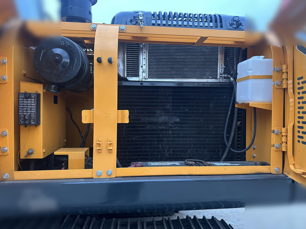 Гусеничный экскаватор HYUNDAI ROBEX 220 LC-9S: фото 8