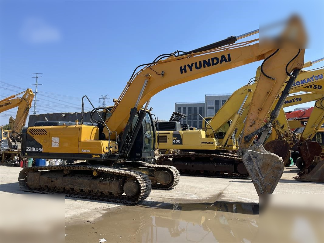 HYUNDAI ROBEX 220 LC-9S - Гусеничный экскаватор: фото 3 HYUNDAI ROBEX 220 LC-9S - Гусеничный экскаватор: фото 3