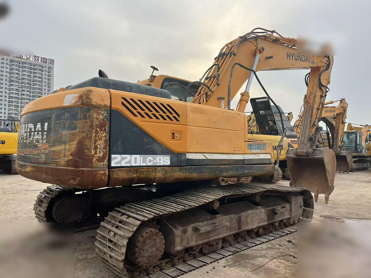 HYUNDAI ROBEX 220 LC-9S - Гусеничный экскаватор: фото 2 HYUNDAI ROBEX 220 LC-9S - Гусеничный экскаватор: фото 2