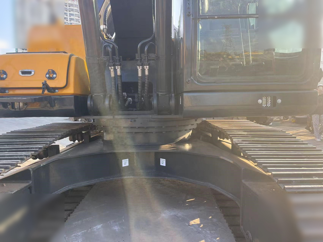 HYUNDAI ROBEX 220 LC-9S - Гусеничный экскаватор: фото 5 HYUNDAI ROBEX 220 LC-9S - Гусеничный экскаватор: фото 5