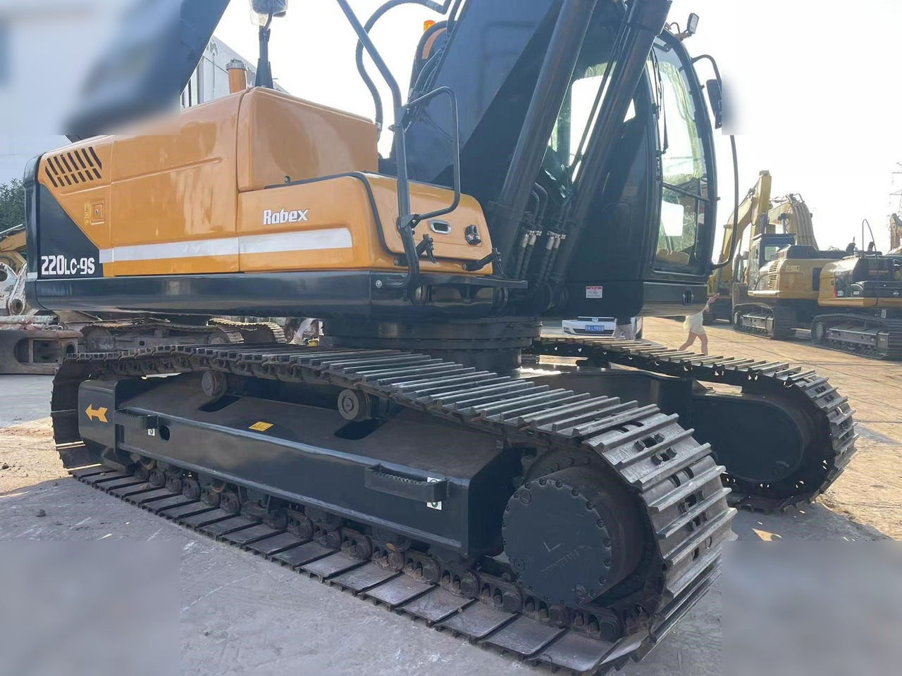 HYUNDAI ROBEX 220 LC-9S - Гусеничный экскаватор: фото 5 HYUNDAI ROBEX 220 LC-9S - Гусеничный экскаватор: фото 5