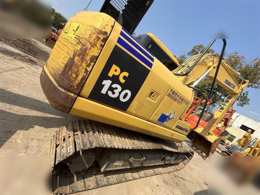 KOMATSU PC130-7 - Гусеничный экскаватор: фото 4 KOMATSU PC130-7 - Гусеничный экскаватор: фото 4