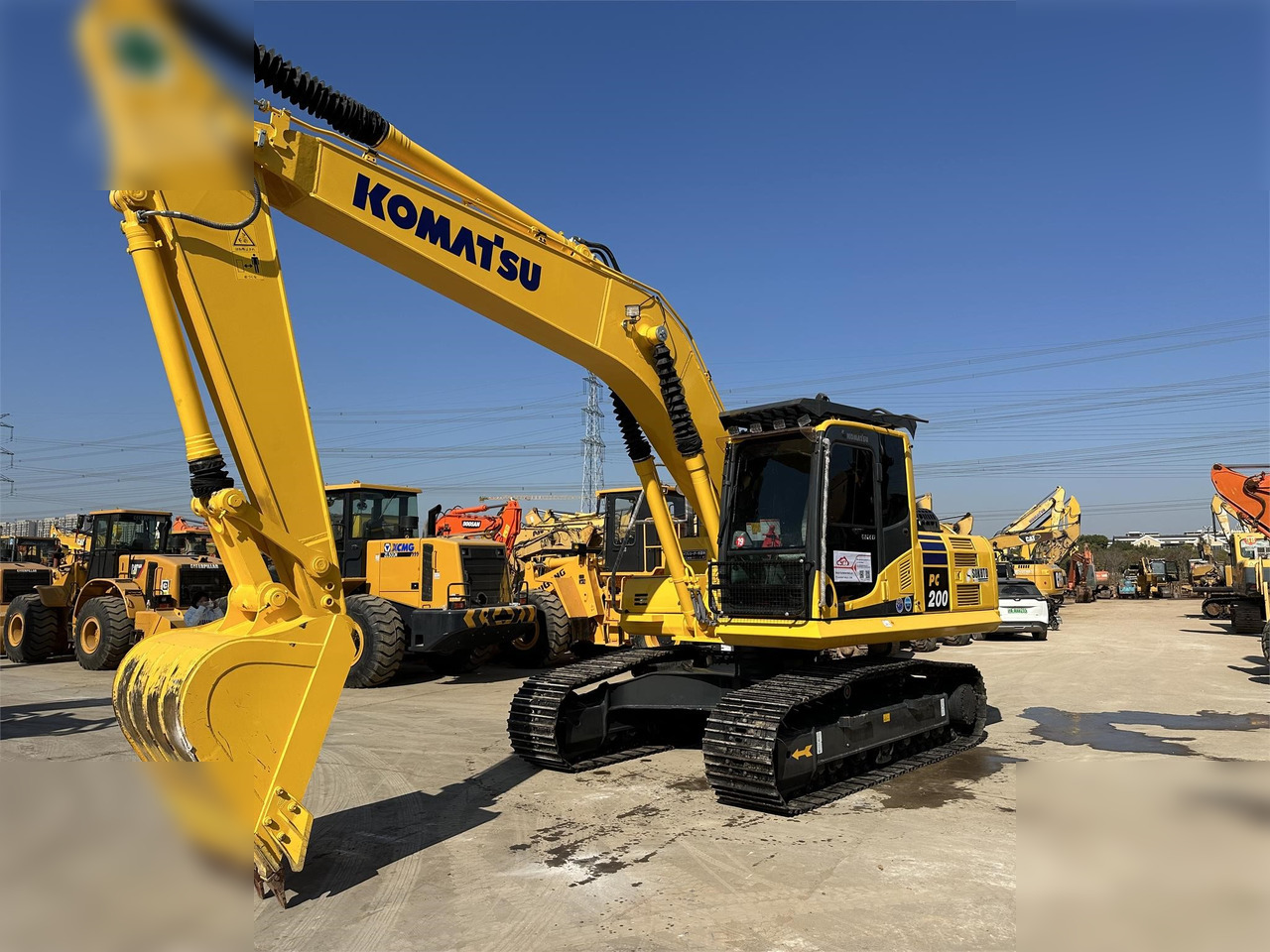 KOMATSU PC200-8 - Гусеничный экскаватор: фото 2 KOMATSU PC200-8 - Гусеничный экскаватор: фото 2