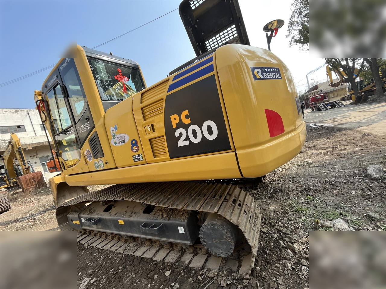 KOMATSU PC200-8 - Гусеничный экскаватор: фото 1 KOMATSU PC200-8 - Гусеничный экскаватор: фото 1