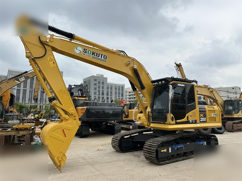 KOMATSU PC200-8 - Гусеничный экскаватор: фото 1 KOMATSU PC200-8 - Гусеничный экскаватор: фото 1