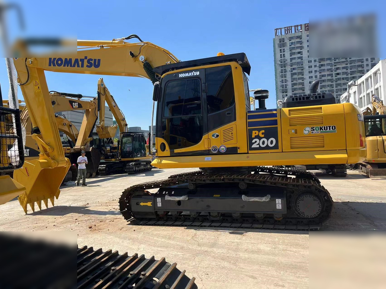 KOMATSU PC200-8 - Гусеничный экскаватор: фото 1 KOMATSU PC200-8 - Гусеничный экскаватор: фото 1