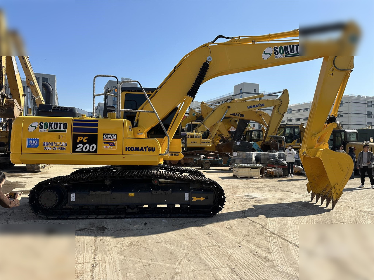 KOMATSU PC200-8 - Гусеничный экскаватор: фото 3 KOMATSU PC200-8 - Гусеничный экскаватор: фото 3