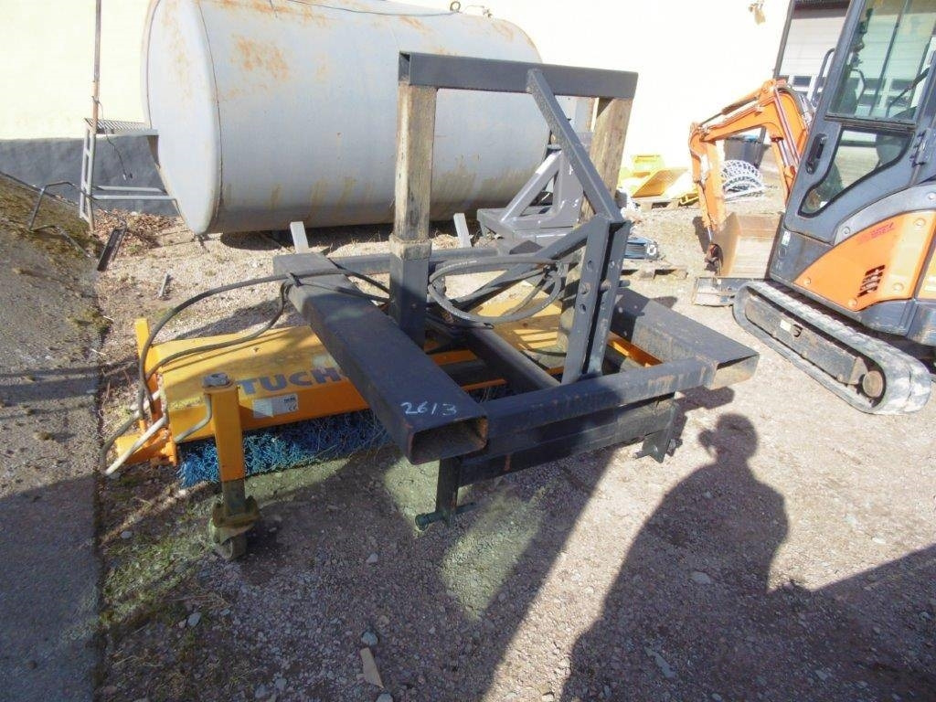 Sop Hydr. 3 punktsfäste + gaffelfäste Fabrikat Tu - Щетка: фото 2 Sop Hydr. 3 punktsfäste + gaffelfäste Fabrikat Tu - Щетка: фото 2