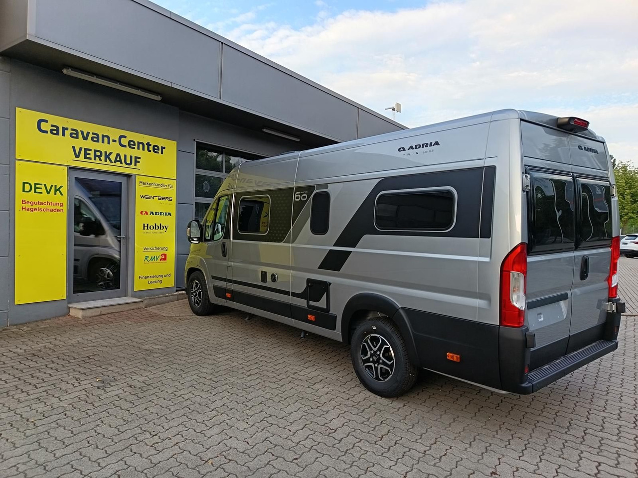Adria Twin "60Y" 640 SLB*180 PS*4,25t MAXI*COMBI D 6E* - Кастенваген: фото 5 Adria Twin "60Y" 640 SLB*180 PS*4,25t MAXI*COMBI D 6E* - Кастенваген: фото 5