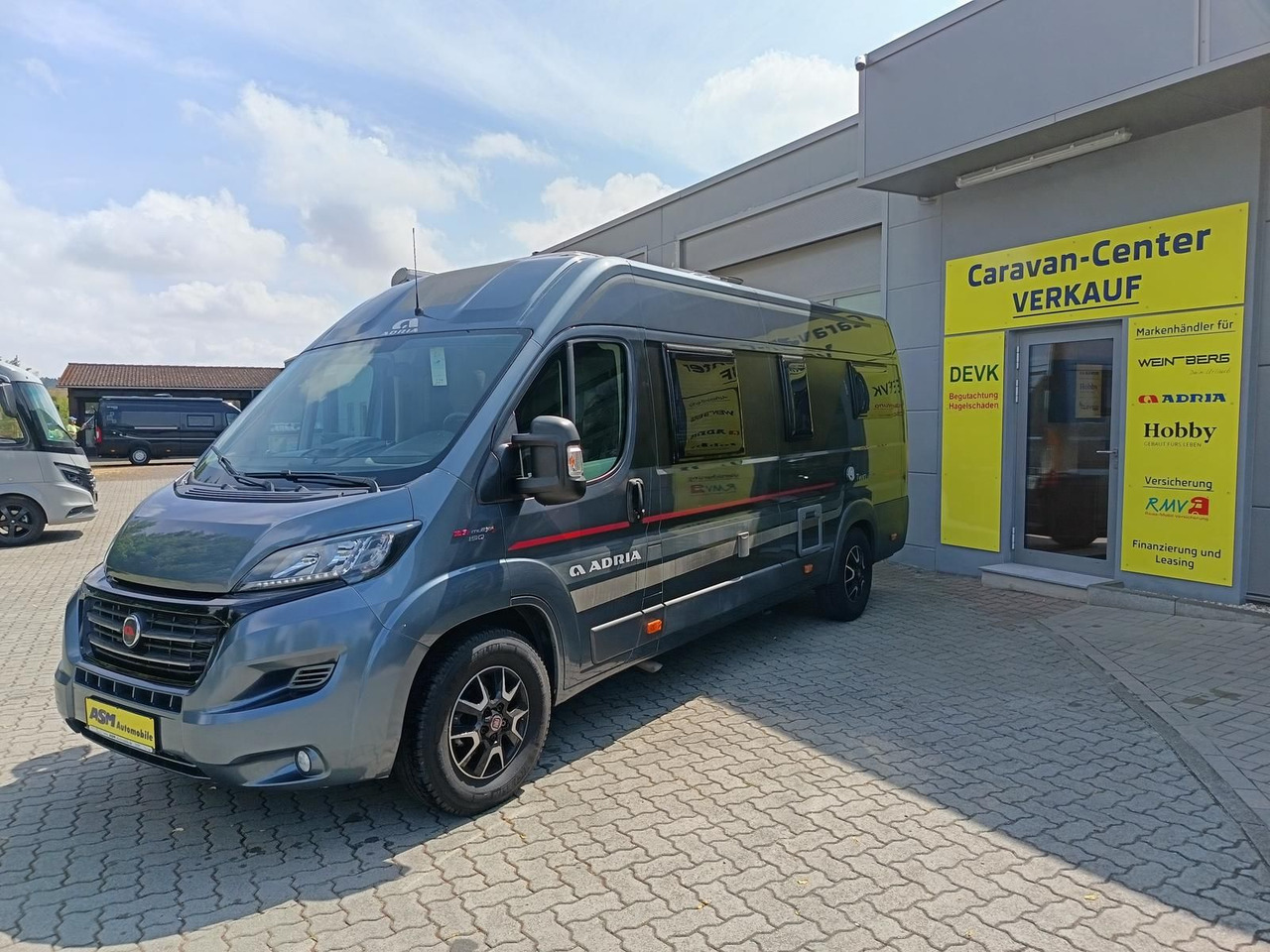 Adria Twin 640SLX Platinum*MARKISE*TV*SAT*FAHRRADTRÄG. - Кастенваген: фото 3 Adria Twin 640SLX Platinum*MARKISE*TV*SAT*FAHRRADTRÄG. - Кастенваген: фото 3