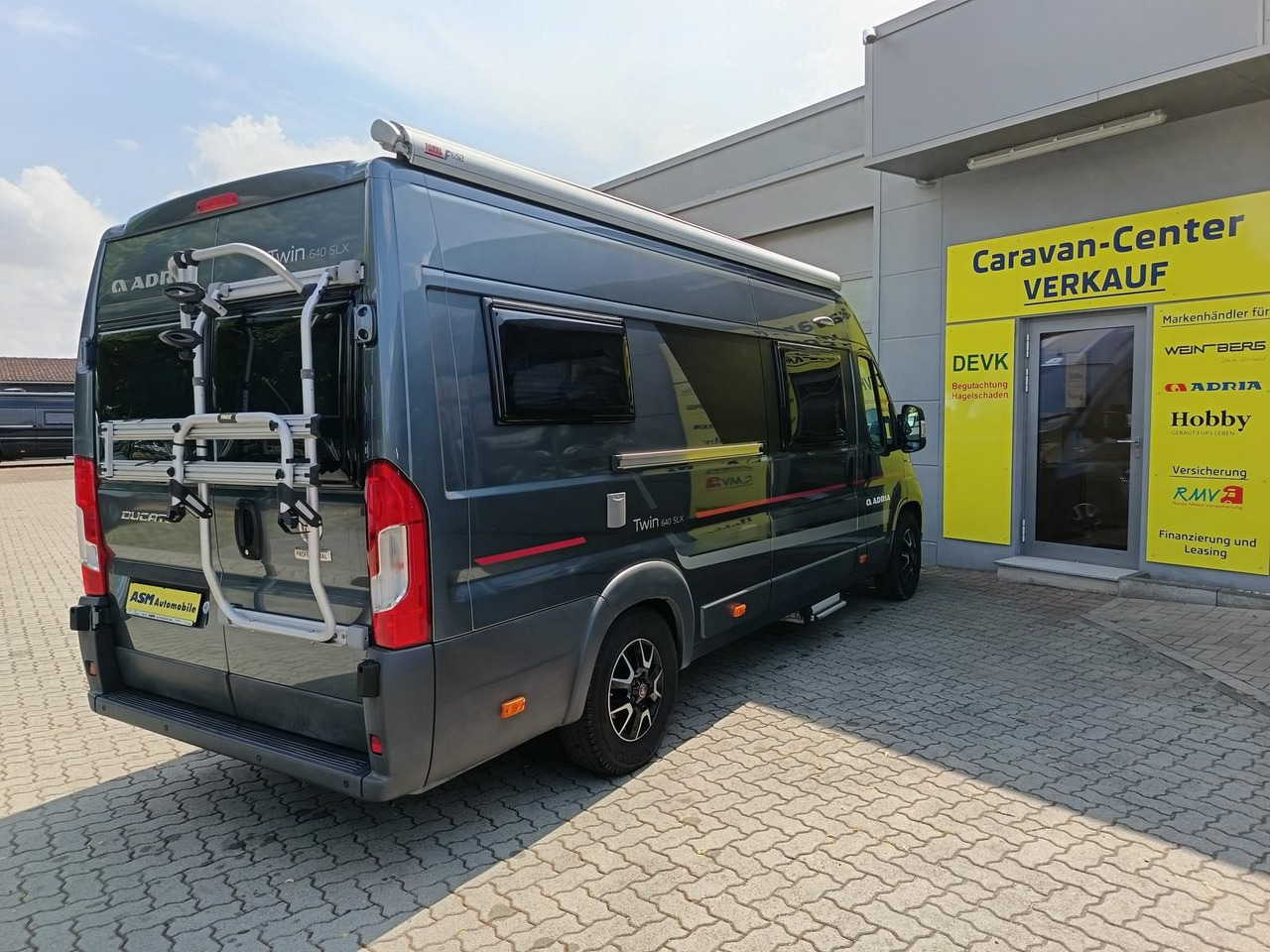 Adria Twin 640SLX Platinum*MARKISE*TV*SAT*FAHRRADTRÄG. - Кастенваген: фото 4 Adria Twin 640SLX Platinum*MARKISE*TV*SAT*FAHRRADTRÄG. - Кастенваген: фото 4
