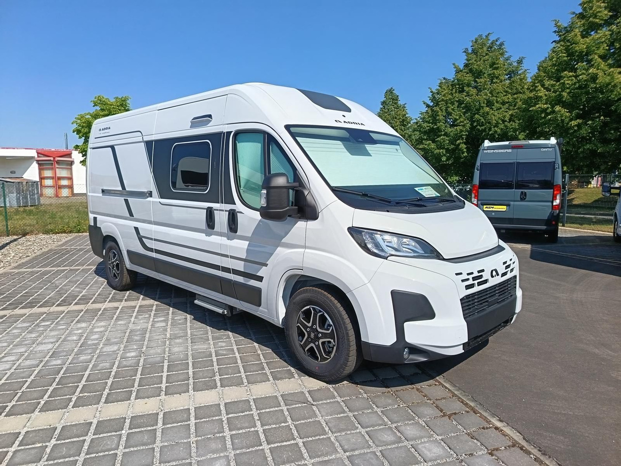 Adria Twin Twin 600 SPB Family*SAFETY+STYLE*DAB*SOFORT - Кастенваген: фото 2 Adria Twin Twin 600 SPB Family*SAFETY+STYLE*DAB*SOFORT - Кастенваген: фото 2