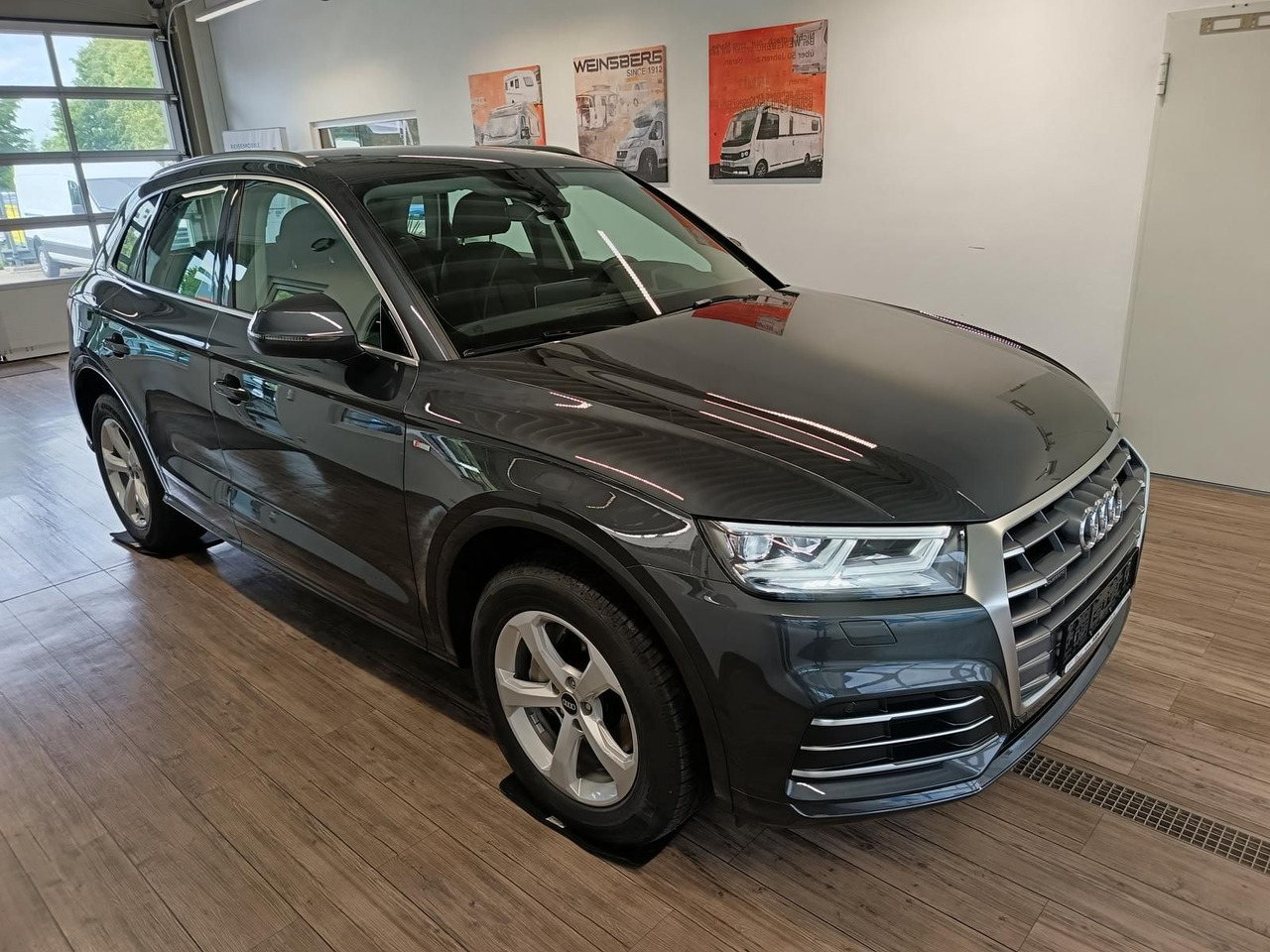 Audi Q5 40 TDI Quattro S-Line*AHK*NAVI*LED*R-KAM*DAB* - Внедорожник: фото 3 Audi Q5 40 TDI Quattro S-Line*AHK*NAVI*LED*R-KAM*DAB* - Внедорожник: фото 3
