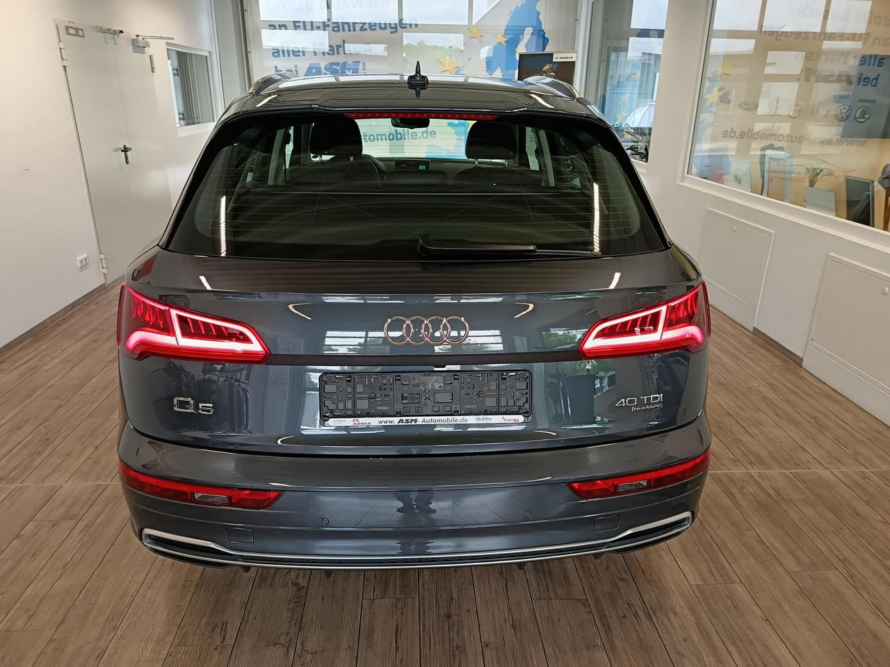 Audi Q5 40 TDI Quattro S-Line*AHK*NAVI*LED*R-KAM*DAB* - Внедорожник: фото 5 Audi Q5 40 TDI Quattro S-Line*AHK*NAVI*LED*R-KAM*DAB* - Внедорожник: фото 5