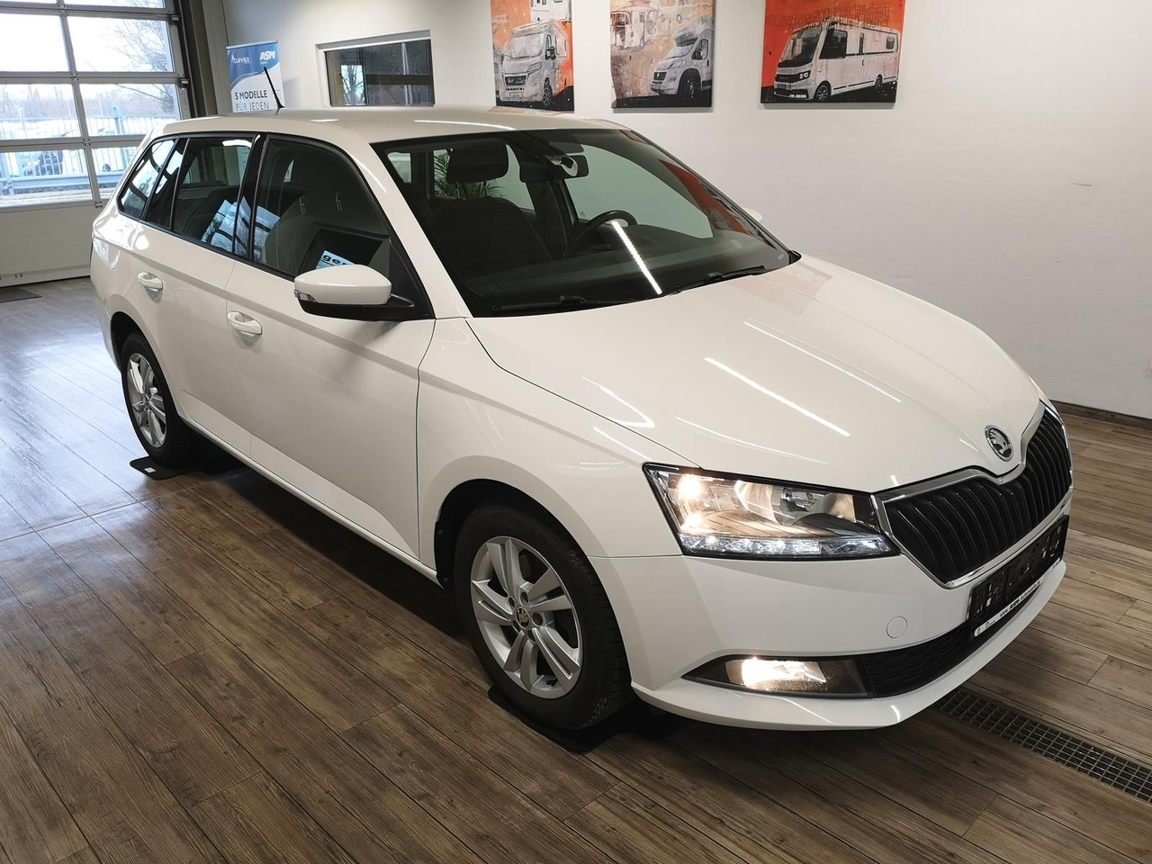 Skoda Fabia Combi Ambition 1.0TSI 81kW+R-KAM+PDC+KLIMA - Универсал: фото 2 Skoda Fabia Combi Ambition 1.0TSI 81kW+R-KAM+PDC+KLIMA - Универсал: фото 2
