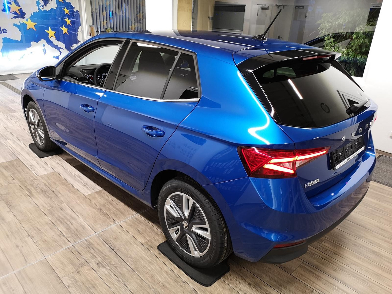 Skoda Fabia Style 1,0TSI 81 kW+R-KAM+2xPDC+LED+DAB+SHZ - Седан: фото 3 Skoda Fabia Style 1,0TSI 81 kW+R-KAM+2xPDC+LED+DAB+SHZ - Седан: фото 3