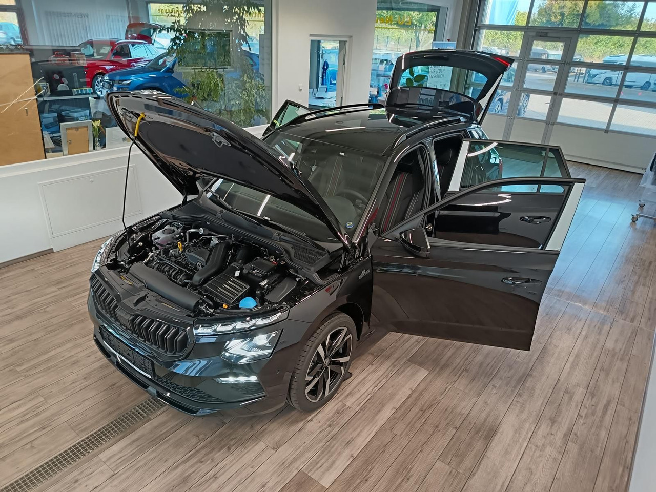 Skoda Kamiq Monte Carlo 1,5 TSI DSG*AHK*PANO*LED*ACC* - Внедорожник: фото 2 Skoda Kamiq Monte Carlo 1,5 TSI DSG*AHK*PANO*LED*ACC* - Внедорожник: фото 2