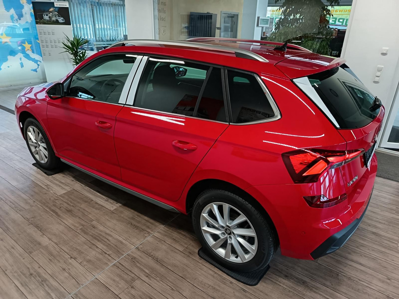 Skoda Kamiq Selection 1,5 TSI DSG*AHK*LED*5J.GARANTIE* - Внедорожник: фото 4 Skoda Kamiq Selection 1,5 TSI DSG*AHK*LED*5J.GARANTIE* - Внедорожник: фото 4