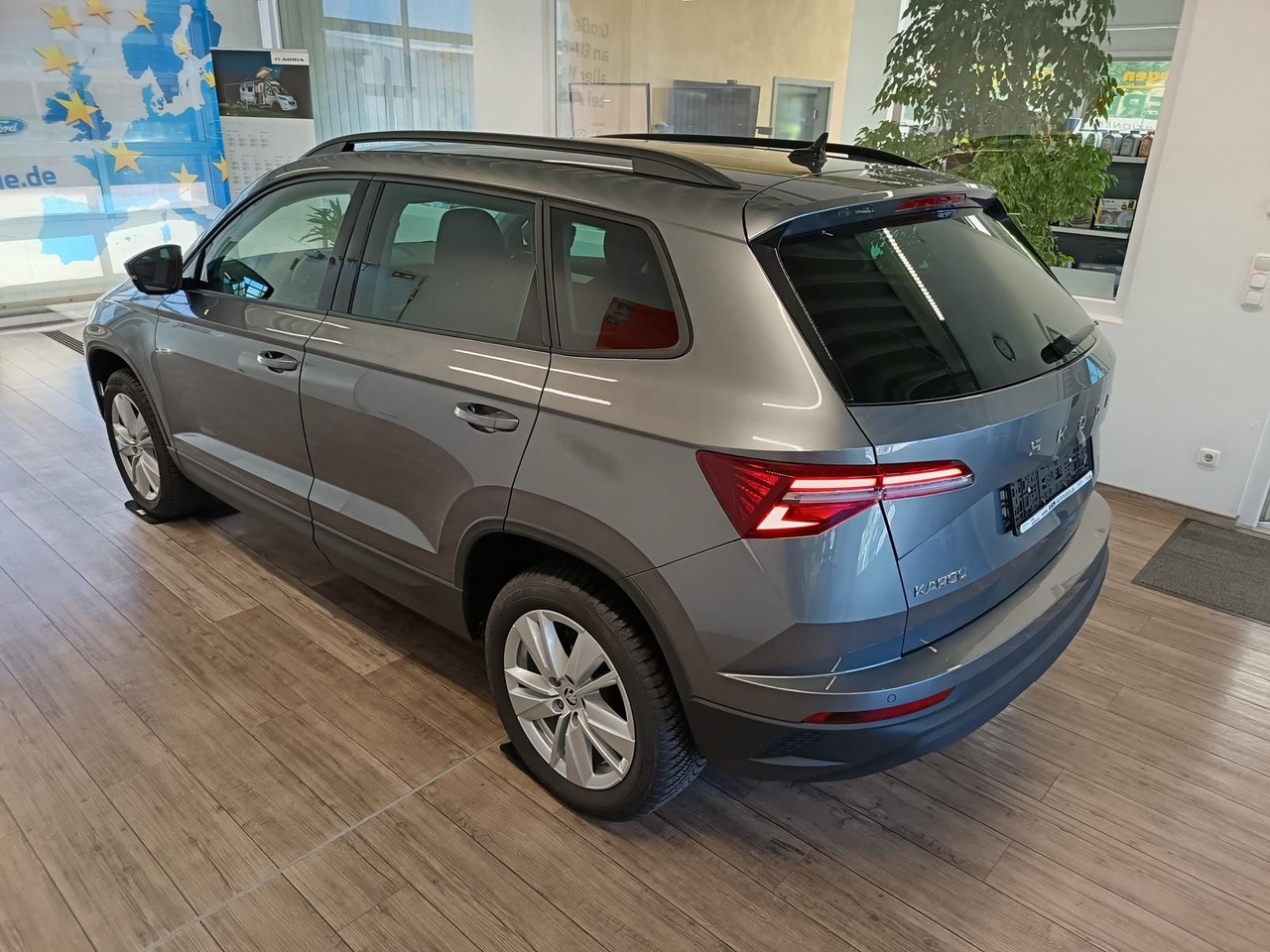 Skoda Karoq Selection 1.5 TSI DSG*NAVI*ACC*AHK-VORBER* - Внедорожник: фото 4 Skoda Karoq Selection 1.5 TSI DSG*NAVI*ACC*AHK-VORBER* - Внедорожник: фото 4