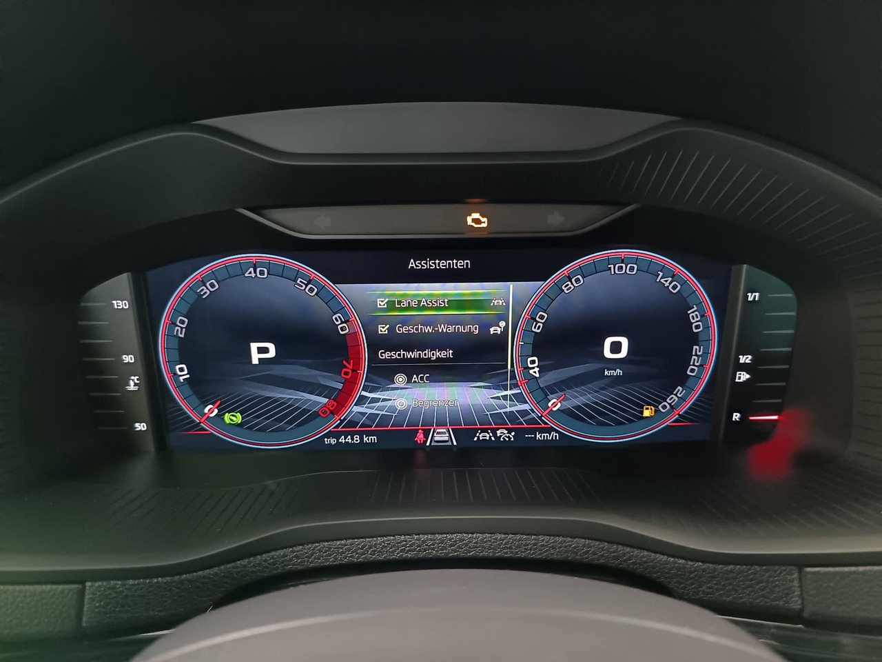 Внедорожник Skoda Karoq Sportline 1,5 TSI DSG*AHK*PSD*STD.HZG*NAVI: фото 9 Внедорожник Skoda Karoq Sportline 1,5 TSI DSG*AHK*PSD*STD.HZG*NAVI: фото 9