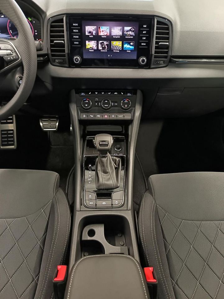 Внедорожник Skoda Karoq Sportline 1,5 TSI DSG*AHK*PSD*STD.HZG*NAVI: фото 10 Внедорожник Skoda Karoq Sportline 1,5 TSI DSG*AHK*PSD*STD.HZG*NAVI: фото 10