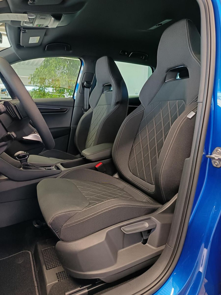 Внедорожник Skoda Karoq Sportline 1,5TSI DSG*AHK*360°*5J.GARANTIE*: фото 18