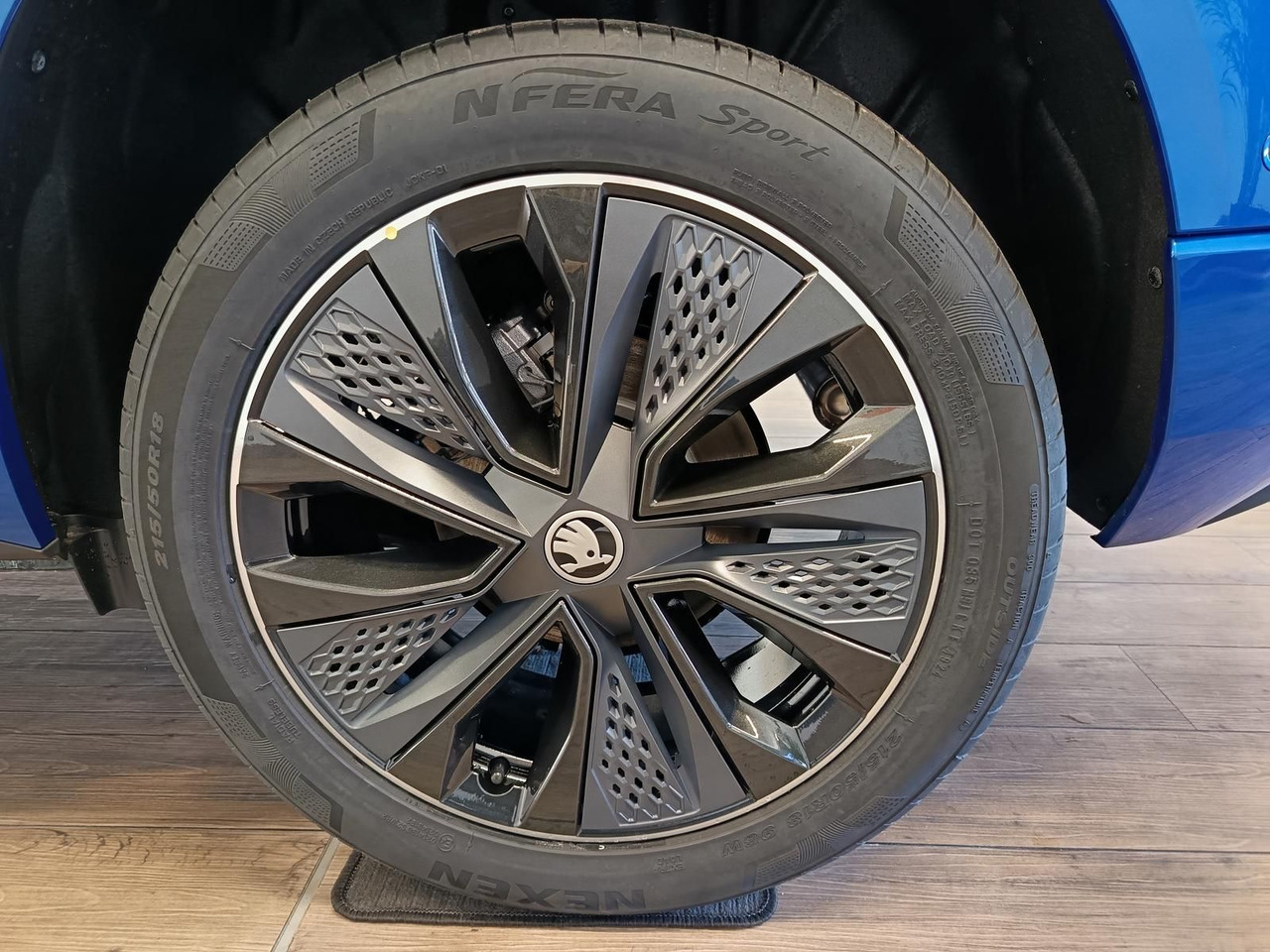 Внедорожник Skoda Karoq Sportline 1,5TSI DSG*AHK*360°*5J.GARANTIE*: фото 24