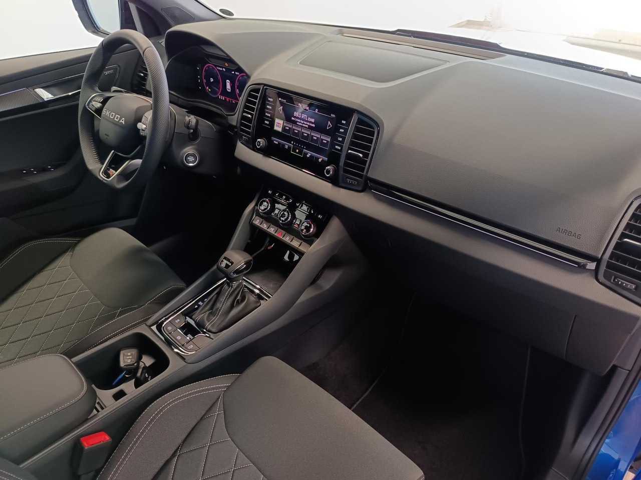 Внедорожник Skoda Karoq Sportline 1,5TSI DSG*AHK*360°*5J.GARANTIE*: фото 19