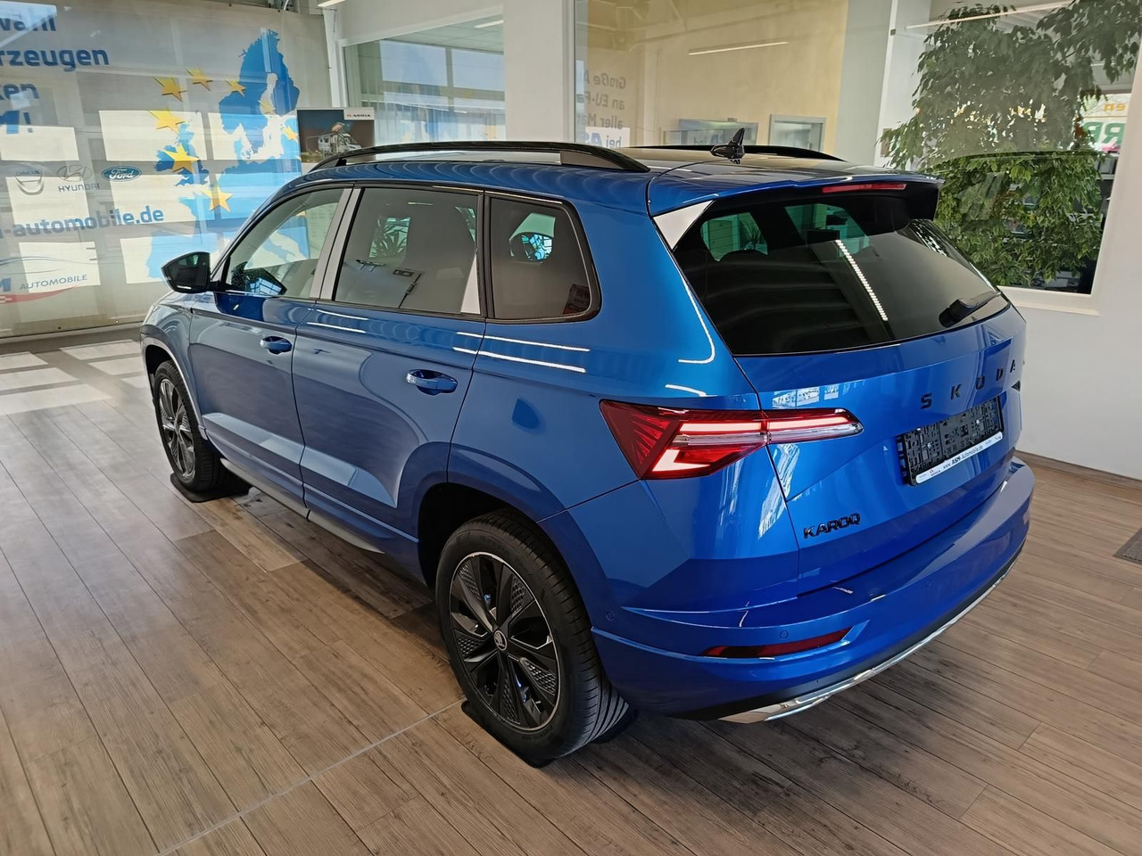 Skoda Karoq Sportline 1,5TSI DSG*AHK*360°*5J.GARANTIE* - Внедорожник: фото 4 Skoda Karoq Sportline 1,5TSI DSG*AHK*360°*5J.GARANTIE* - Внедорожник: фото 4