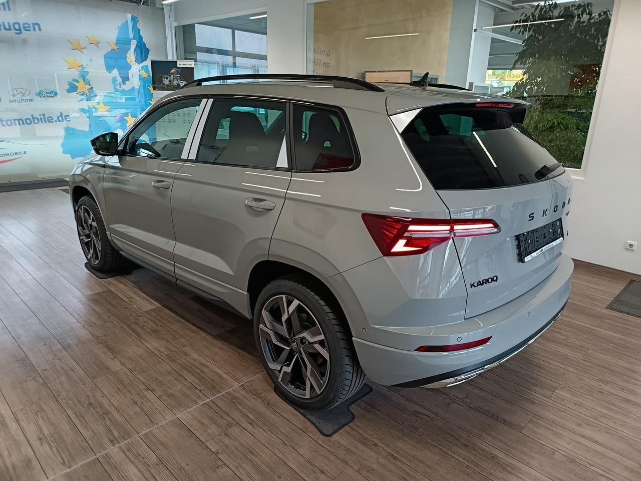 Skoda Karoq Sportline 2,0 TDI DSG 4x4*AHK*PSD*STD.HZG* - Внедорожник: фото 4 Skoda Karoq Sportline 2,0 TDI DSG 4x4*AHK*PSD*STD.HZG* - Внедорожник: фото 4