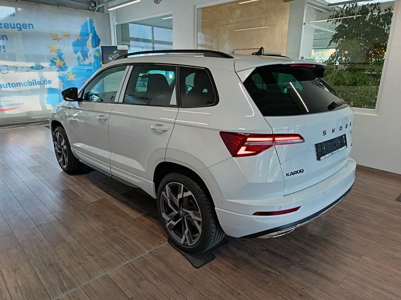 Skoda Karoq Sportline 2,0 TDI DSG 4x4*AHK*PSD*STD.HZG* - Внедорожник: фото 4 Skoda Karoq Sportline 2,0 TDI DSG 4x4*AHK*PSD*STD.HZG* - Внедорожник: фото 4