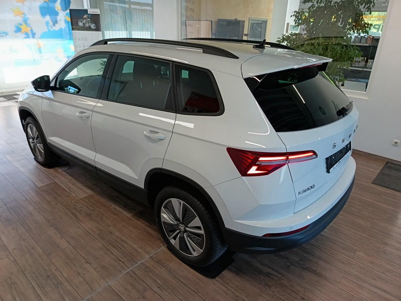 Skoda Karoq Style 1,5TSI DSG*AHK-VORBER*NAVI*LED*R-KAM - Внедорожник: фото 4 Skoda Karoq Style 1,5TSI DSG*AHK-VORBER*NAVI*LED*R-KAM - Внедорожник: фото 4