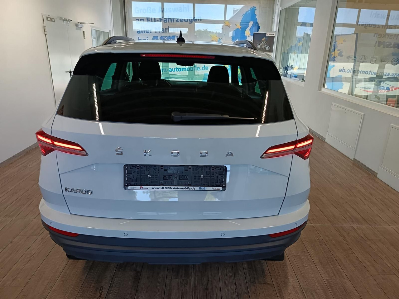 Skoda Karoq Style 1,5TSI DSG*AHK-VORBER*NAVI*LED*R-KAM - Внедорожник: фото 5 Skoda Karoq Style 1,5TSI DSG*AHK-VORBER*NAVI*LED*R-KAM - Внедорожник: фото 5