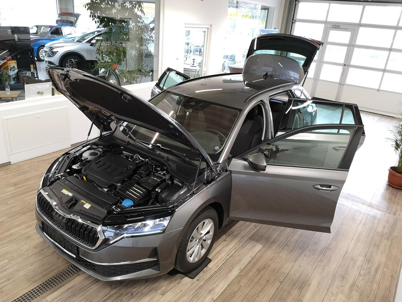 Skoda Octavia Combi Selection DSG*AHK*WINTERPAKET*LED* - Универсал: фото 2 Skoda Octavia Combi Selection DSG*AHK*WINTERPAKET*LED* - Универсал: фото 2