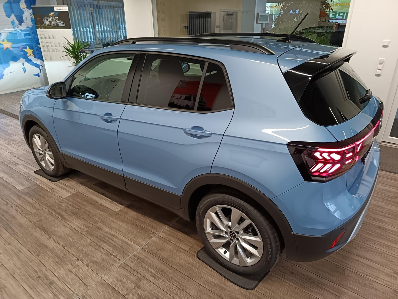 Volkswagen T-Cross Life 1.5 TSI DSG*AHK*MATRIX LED*ACC*SHZ* - Внедорожник: фото 4 Volkswagen T-Cross Life 1.5 TSI DSG*AHK*MATRIX LED*ACC*SHZ* - Внедорожник: фото 4