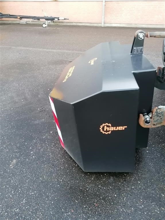 Hauer 1500 kg - Противовес: фото 1 Hauer 1500 kg - Противовес: фото 1