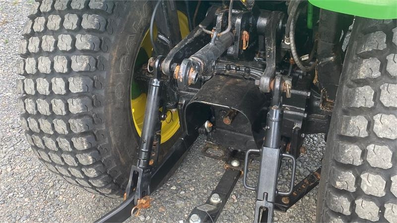 John Deere 3033 R - Коммунальный трактор: фото 5 John Deere 3033 R - Коммунальный трактор: фото 5