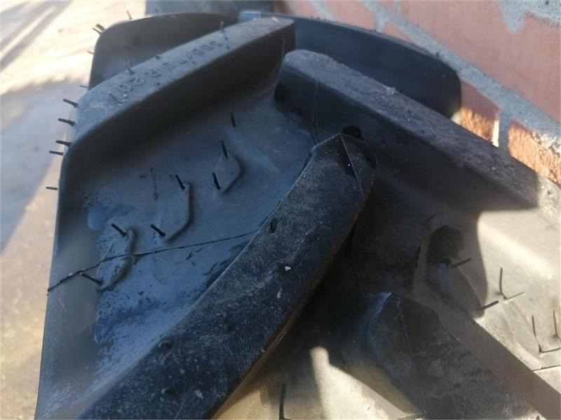 Kleber 300/70R20 - Шина для Коммунальной и специальной техники: фото 3 Kleber 300/70R20 - Шина для Коммунальной и специальной техники: фото 3