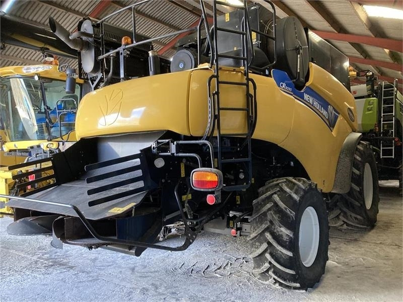 New Holland CR9090 35 fod VF bord og 4wd mm. - Зерноуборочный комбайн: фото 3 New Holland CR9090 35 fod VF bord og 4wd mm. - Зерноуборочный комбайн: фото 3