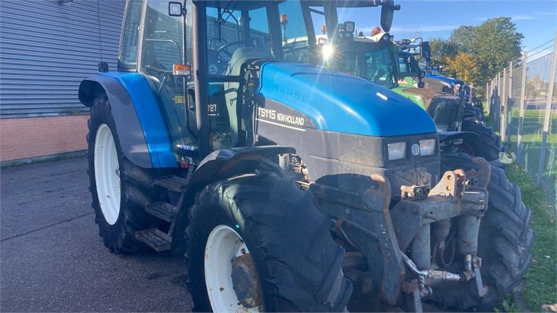 New Holland TS115 - Трактор: фото 1 New Holland TS115 - Трактор: фото 1