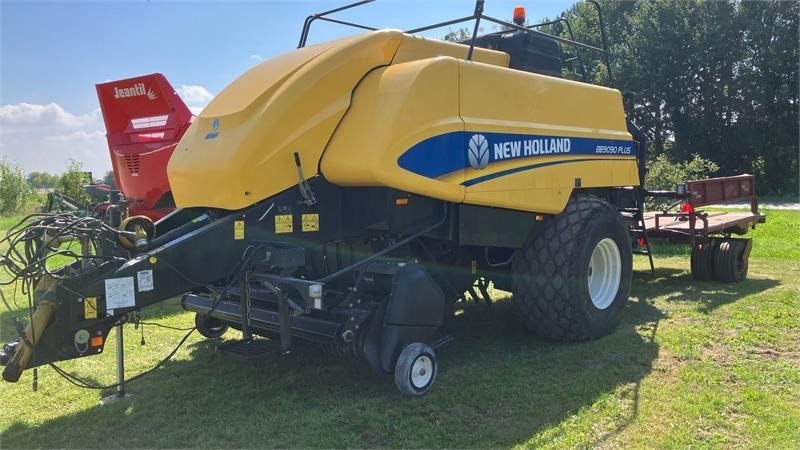 New Holland bb9090 plus - Пресс-подборщик тюковый: фото 1 New Holland bb9090 plus - Пресс-подборщик тюковый: фото 1