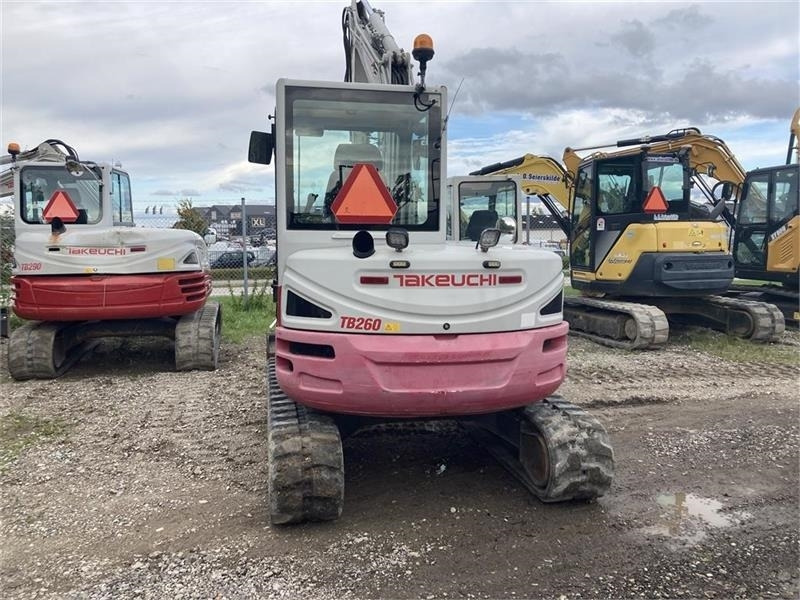 Takeuchi TB260 - Мини-экскаватор: фото 2 Takeuchi TB260 - Мини-экскаватор: фото 2