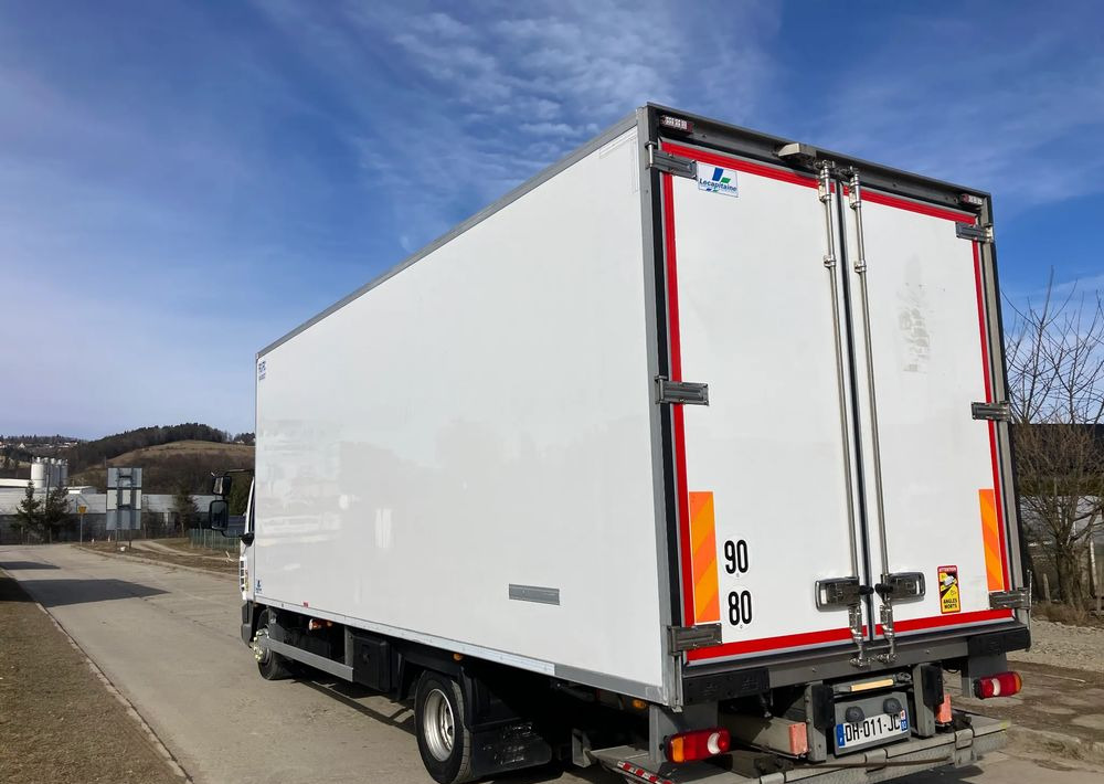 DAF Daf LF 12.210 chłodnia multi temperatura 16 palet - Рефрижератор: фото 4 DAF Daf LF 12.210 chłodnia multi temperatura 16 palet - Рефрижератор: фото 4