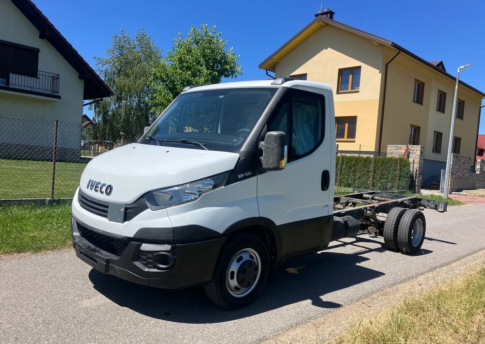 Iveco DAILY 35C13 ramo do zabudowy kiper wywrotka - Грузовик-шасси: фото 1 Iveco DAILY 35C13 ramo do zabudowy kiper wywrotka - Грузовик-шасси: фото 1