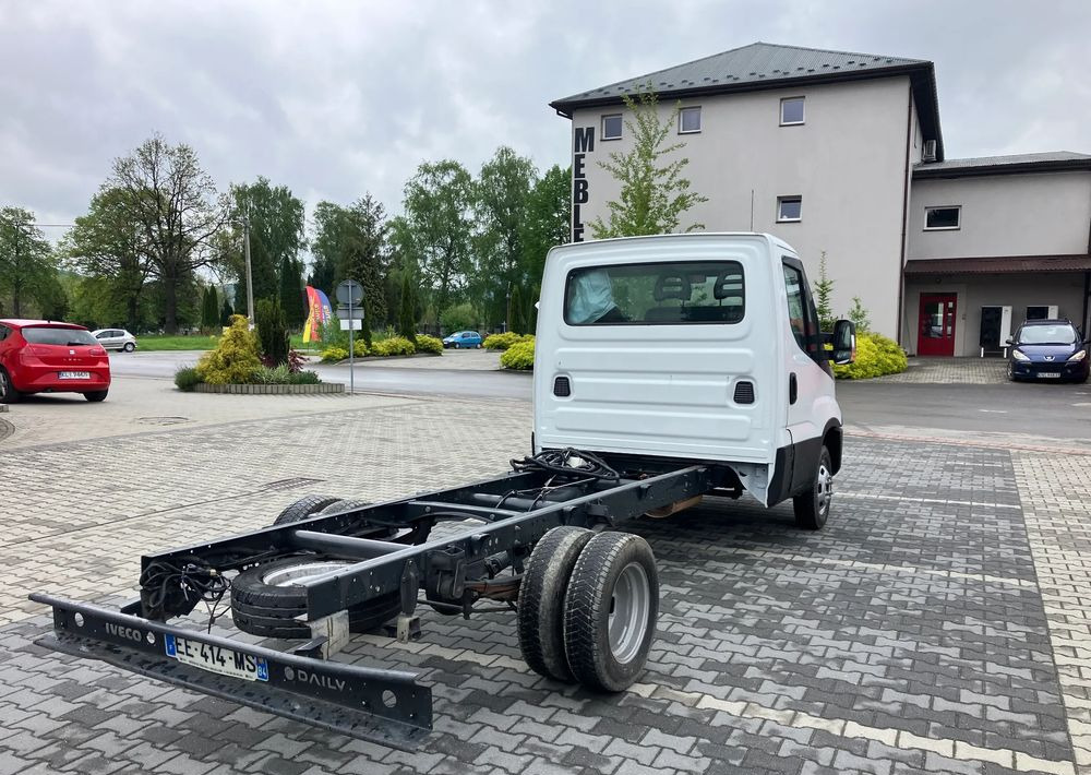 Iveco DAILY 35C13 ramo do zabudowy kiper wywrotka - Грузовик-шасси: фото 3 Iveco DAILY 35C13 ramo do zabudowy kiper wywrotka - Грузовик-шасси: фото 3