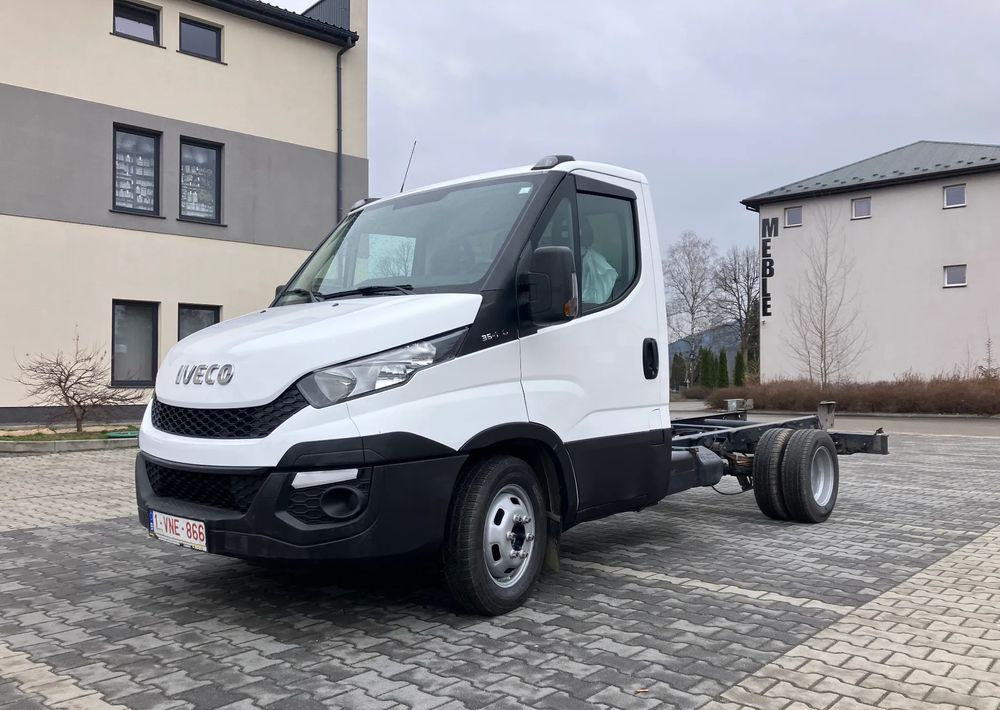Iveco DAILY 35C14 ramo do zabudowy kiper wywrotka - Грузовик-шасси: фото 1 Iveco DAILY 35C14 ramo do zabudowy kiper wywrotka - Грузовик-шасси: фото 1