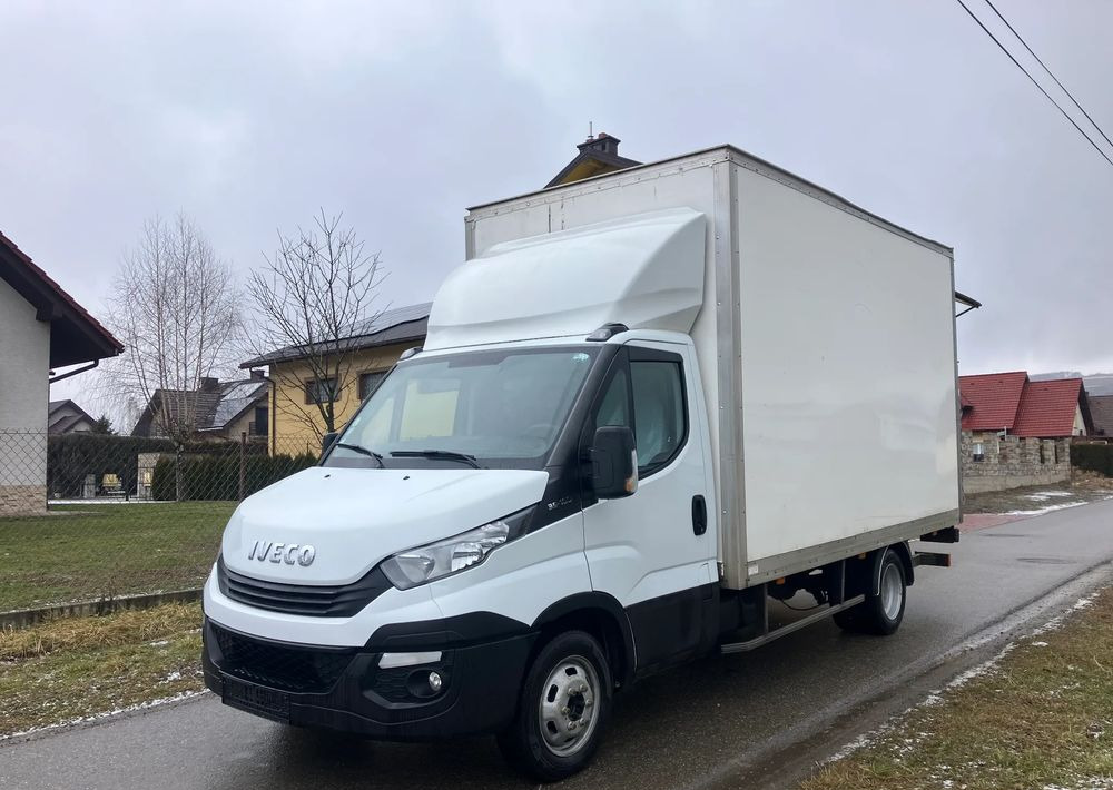 Iveco DAILY 35C16 kontener kurierka winda - Фургон с закрытым кузовом: фото 1 Iveco DAILY 35C16 kontener kurierka winda - Фургон с закрытым кузовом: фото 1